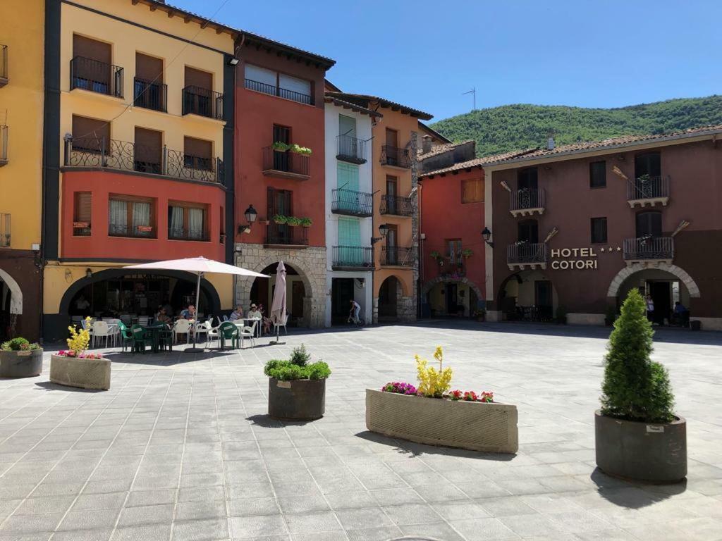 Apartamento Con Encanto El Pont de Suert Exterior foto